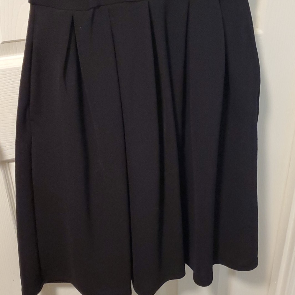 Dress - Picture 3 of 4